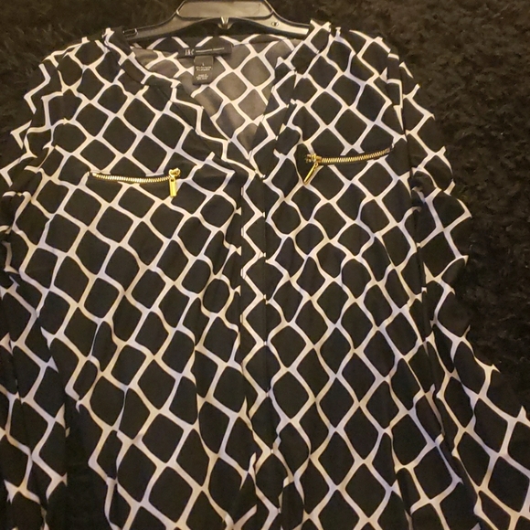 Womans Bllouse - Picture 1 of 1